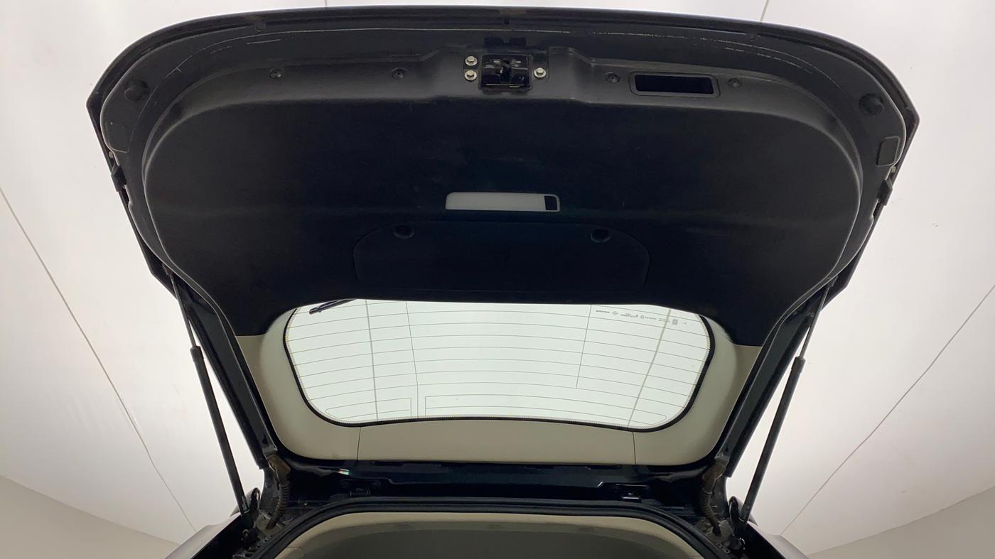 2018 Mahindra XUV500 W11 (O), Diesel, Manual, 89,157 km, Boot Door Open