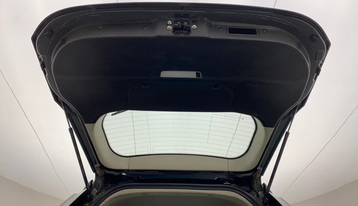 2018 Mahindra XUV500 W11 (O), Diesel, Manual, 89,157 km, Boot Door Open
