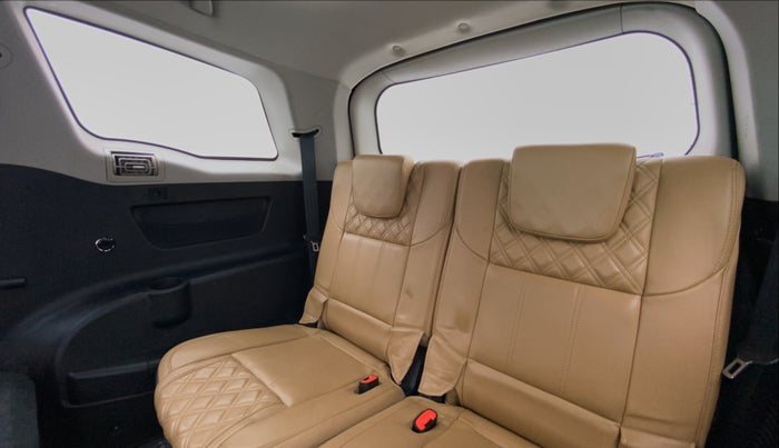 2018 Mahindra XUV500 W11 (O), Diesel, Manual, 89,157 km, Third Seat Row ( optional )