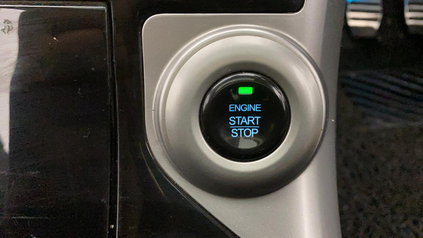 2018 Mahindra XUV500 W11 (O), Diesel, Manual, 89,157 km, Keyless Start/ Stop Button