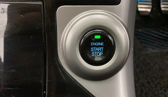 2018 Mahindra XUV500 W11 (O), Diesel, Manual, 89,157 km, Keyless Start/ Stop Button