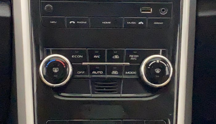 2018 Mahindra XUV500 W11 (O), Diesel, Manual, 89,157 km, Automatic Climate Control