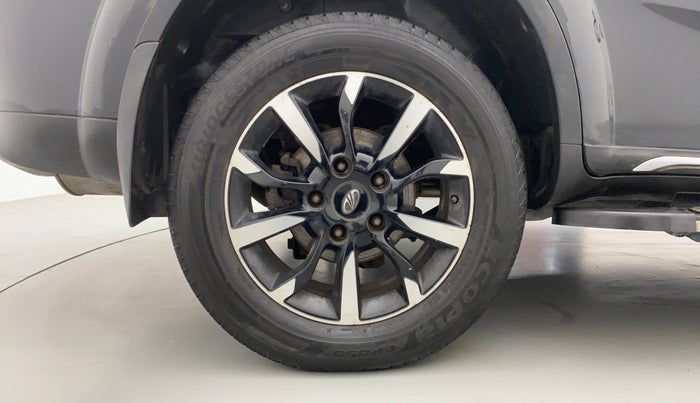 2018 Mahindra XUV500 W11 (O), Diesel, Manual, 89,157 km, Right Rear Wheel