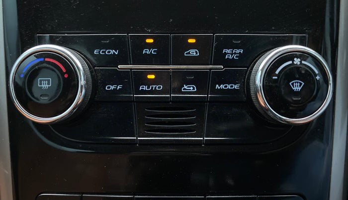 2020 Mahindra XUV500 W9, Diesel, Manual, 42,175 km, Automatic Climate Control
