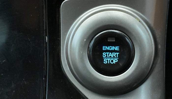 2020 Mahindra XUV500 W9, Diesel, Manual, 42,175 km, Keyless Start/ Stop Button