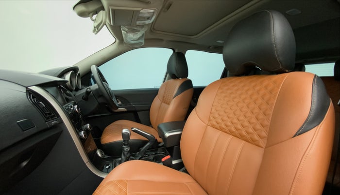 2020 Mahindra XUV500 W9, Diesel, Manual, 42,175 km, Right Side Front Door Cabin
