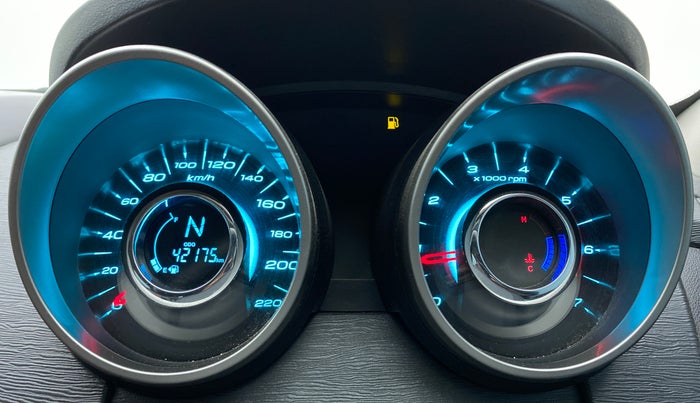 2020 Mahindra XUV500 W9, Diesel, Manual, 42,175 km, Odometer Image