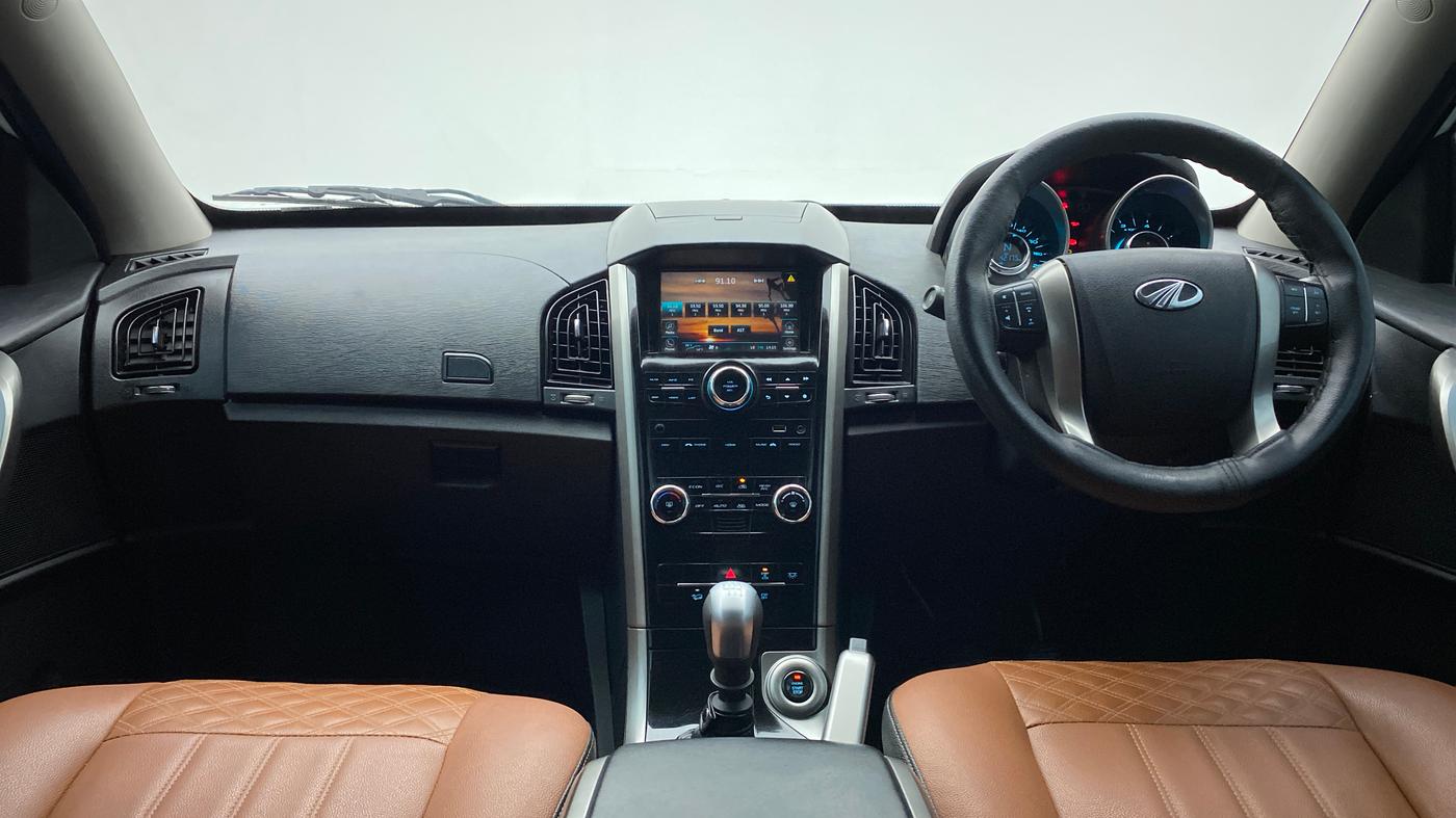 2020 Mahindra XUV500 W9, Diesel, Manual, 42,175 km, Dashboard