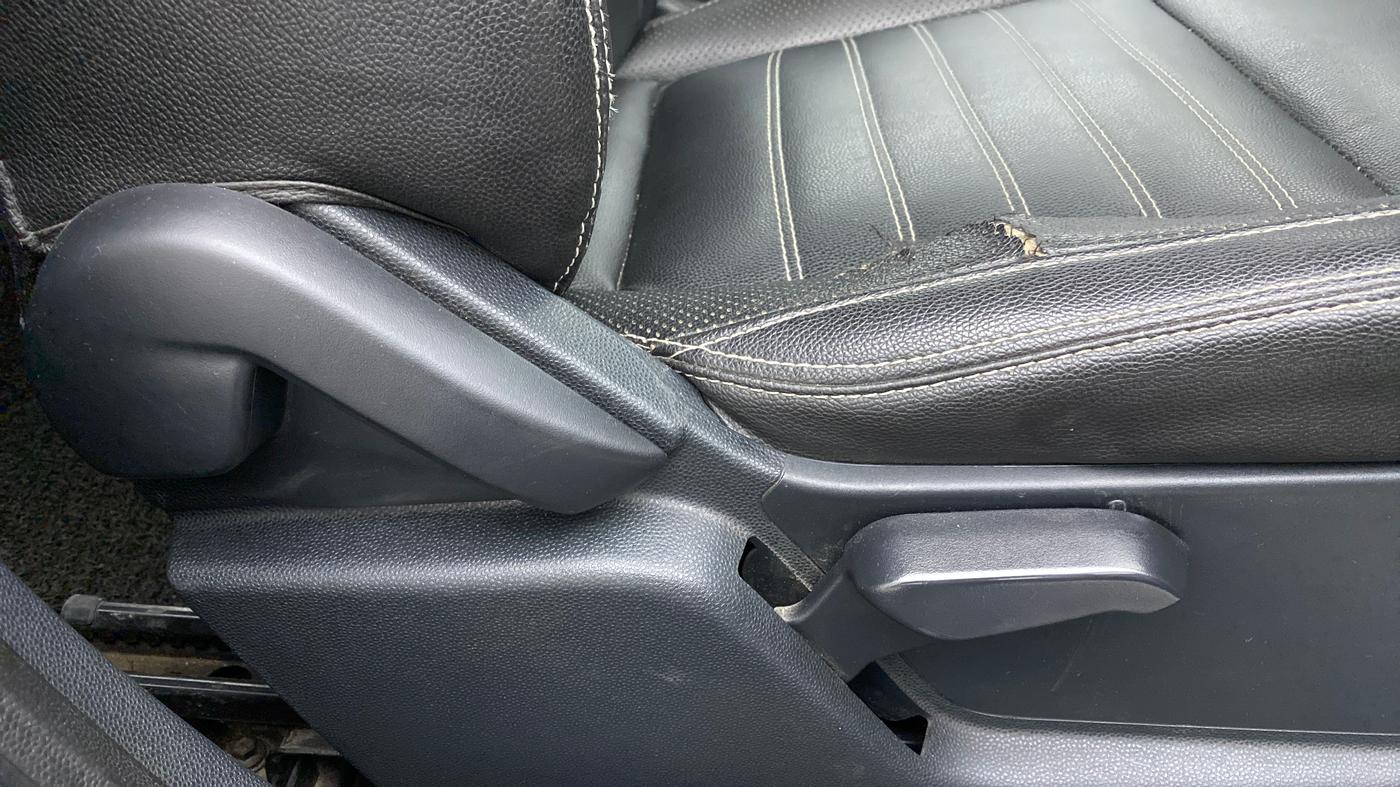 2019 Ford Ecosport TITANIUM + 1.5L PETROL AT, Petrol, Automatic, 83,865 km, Driver Side Adjustment Panel