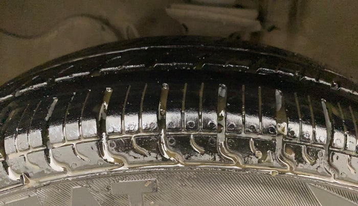 2020 Maruti Alto LXI CNG, CNG, Manual, 54,325 km, Left Front Tyre Tread