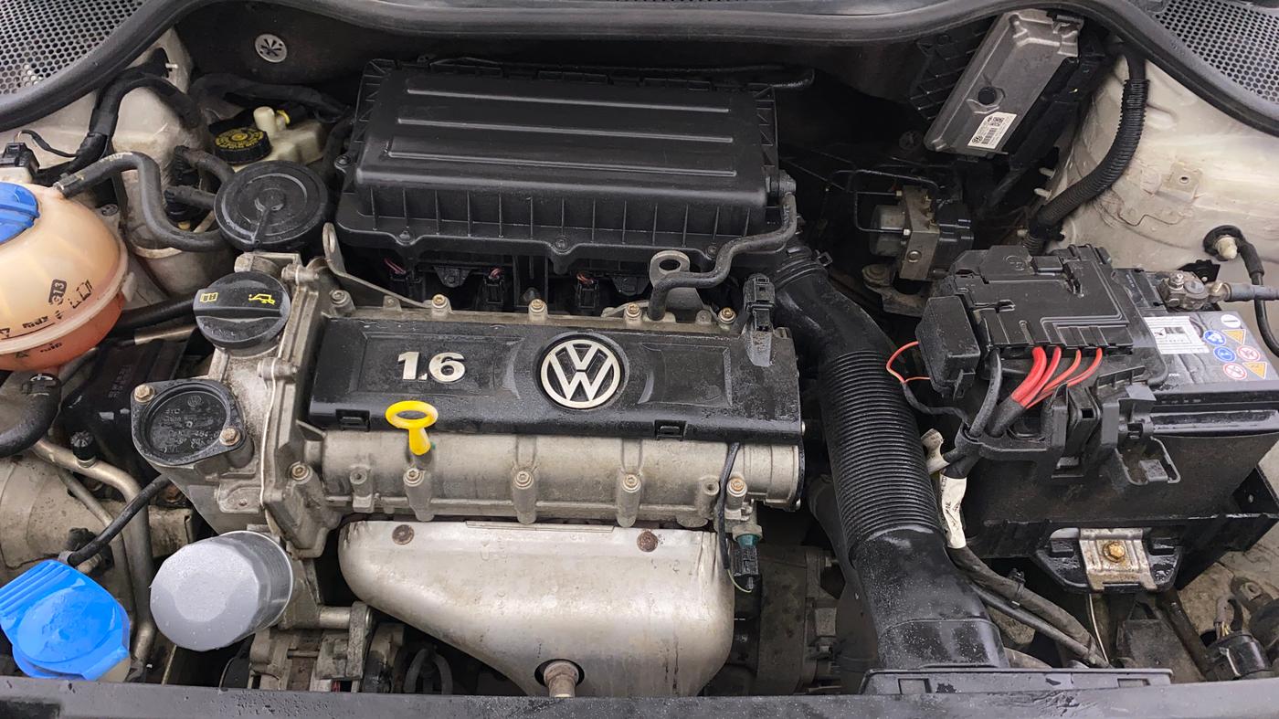 2015 Volkswagen Vento HIGHLINE 1.6 MPI, Petrol, Manual, 57,363 km, Engine View