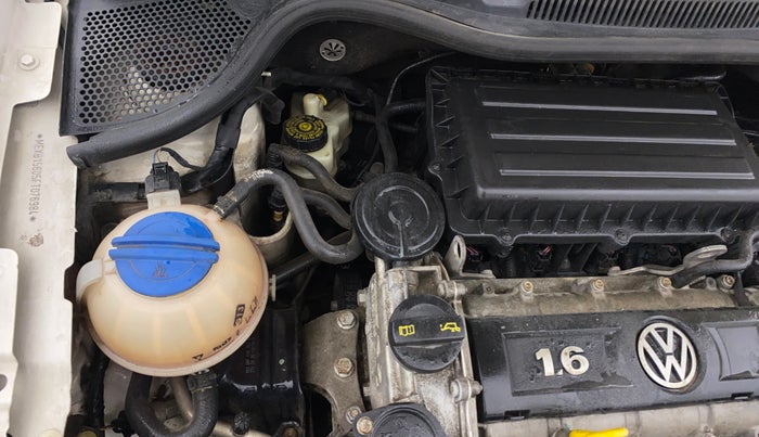 2015 Volkswagen Vento HIGHLINE 1.6 MPI, Petrol, Manual, 57,355 km, Engine View - Right