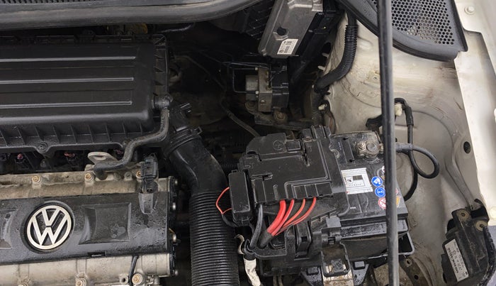 2015 Volkswagen Vento HIGHLINE 1.6 MPI, Petrol, Manual, 57,355 km, Engine View - Left