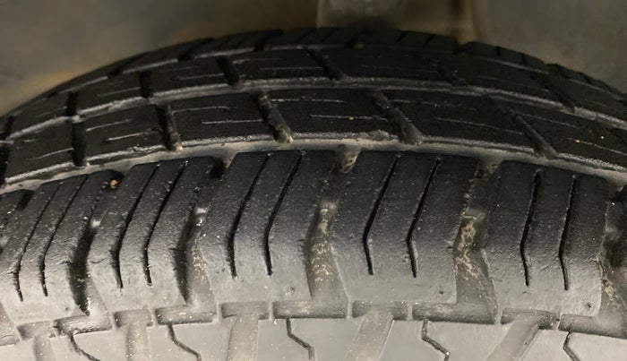 2012 Maruti Alto 800 LXI, Petrol, Manual, 55,429 km, Left Front Tyre Tread