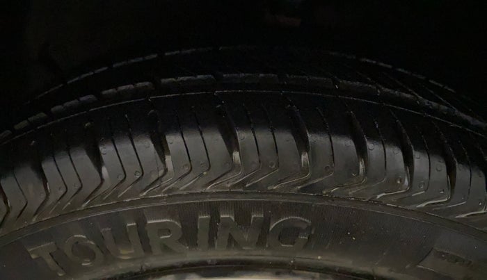 2016 Hyundai Grand i10 MAGNA 1.2 KAPPA VTVT, Petrol, Manual, 69,860 km, Left Front Tyre Tread