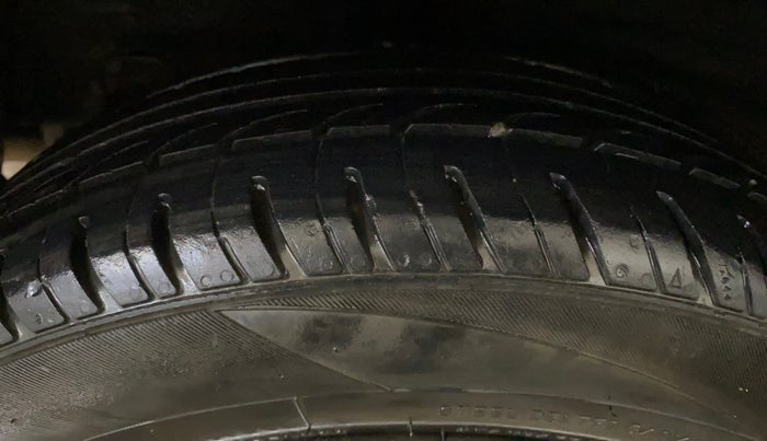 2016 Hyundai Grand i10 MAGNA 1.2 KAPPA VTVT, Petrol, Manual, 69,860 km, Right Rear Tyre Tread