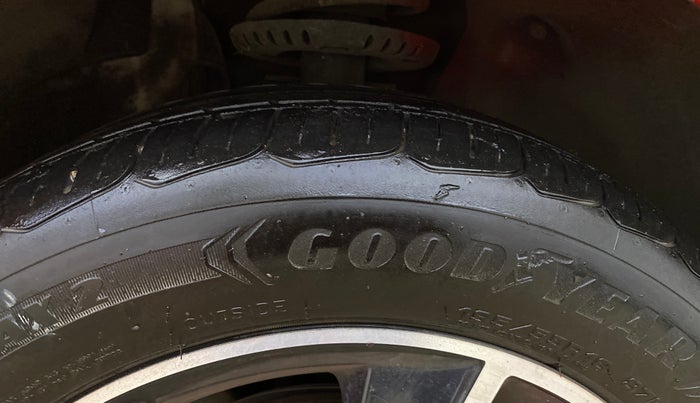 2018 Skoda Rapid STYLE 1.6 MPI AT, Petrol, Automatic, 42,741 km, Right Front Tyre Tread