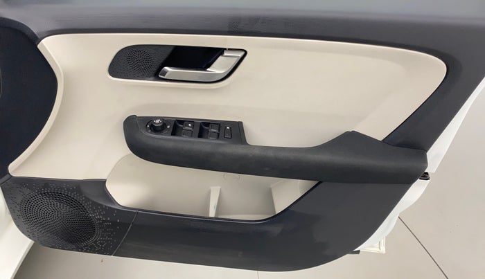 2022 Tata ALTROZ XZA PLUS, Petrol, Automatic, 14,566 km, Driver Side Door Panels Control