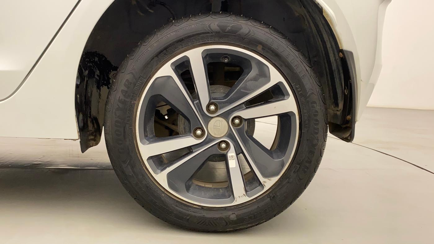 2022 Tata ALTROZ XZA PLUS, Petrol, Automatic, 14,566 km, Left Rear Wheel