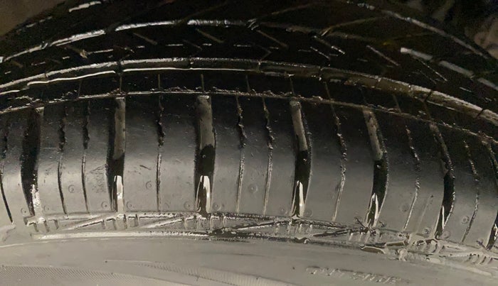 2012 Honda Brio S MT, Petrol, Manual, 89,192 km, Right Front Tyre Tread