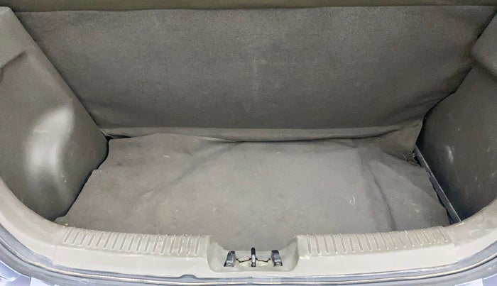 2014 Hyundai i10 MAGNA 1.1, Petrol, Manual, 45,460 km, Boot Inside