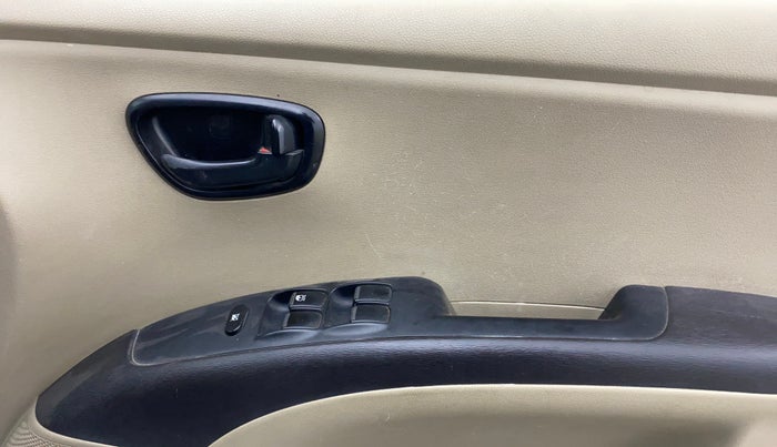 2014 Hyundai i10 MAGNA 1.1, Petrol, Manual, 45,460 km, Driver Side Door Panels Control