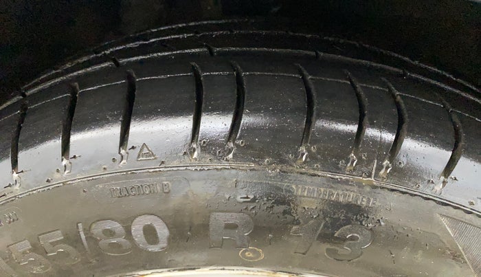 2014 Hyundai i10 MAGNA 1.1, Petrol, Manual, 45,460 km, Right Front Tyre Tread