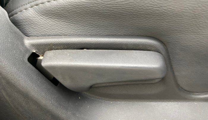 2013 Maruti Ritz VXI, Petrol, Manual, 62,145 km, Driver Side Adjustment Panel