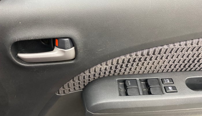 2013 Maruti Ritz VXI, Petrol, Manual, 62,145 km, Driver Side Door Panels Control