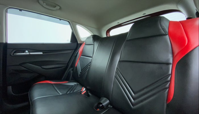2020 KIA SELTOS HTK PLUS 1.5 DIESEL, Diesel, Manual, 28,796 km, Right Side Rear Door Cabin
