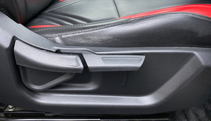 2020 KIA SELTOS HTK PLUS 1.5 DIESEL, Diesel, Manual, 28,796 km, Driver Side Adjustment Panel