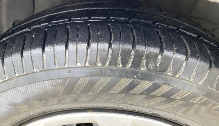 2014 Hyundai Grand i10 SPORTZ 1.2 KAPPA VTVT, Petrol, Manual, 58,729 km, Left Front Tyre Tread