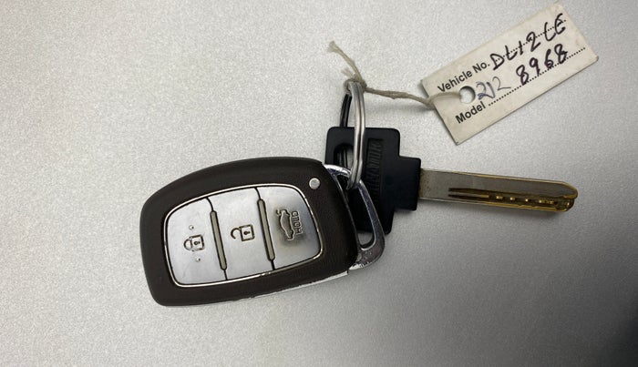 2014 Hyundai Grand i10 SPORTZ 1.2 KAPPA VTVT, Petrol, Manual, 58,729 km, Key Close Up