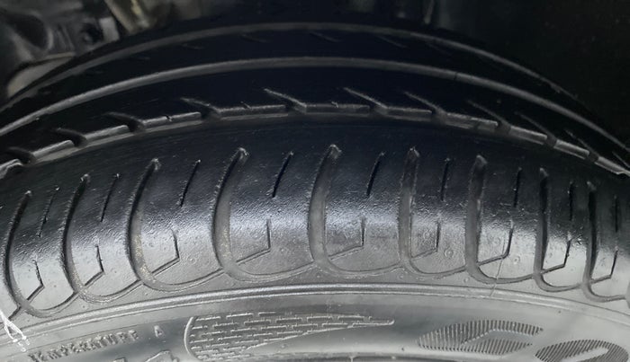 2017 Tata Tiago XT 1.2 REVOTRON, Petrol, Manual, 31,888 km, Left Front Tyre Tread