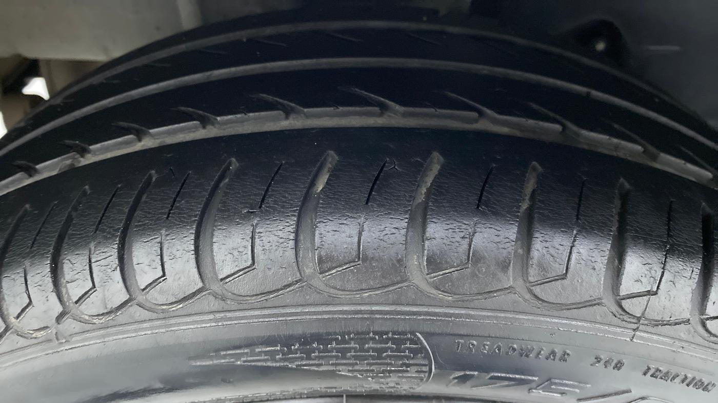 2017 Tata Tiago XT 1.2 REVOTRON, Petrol, Manual, 31,888 km, Right Rear Tyre Tread