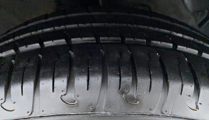 2019 Hyundai Xcent SX 1.2, Petrol, Manual, 2,776 km, Right Front Tyre Tread