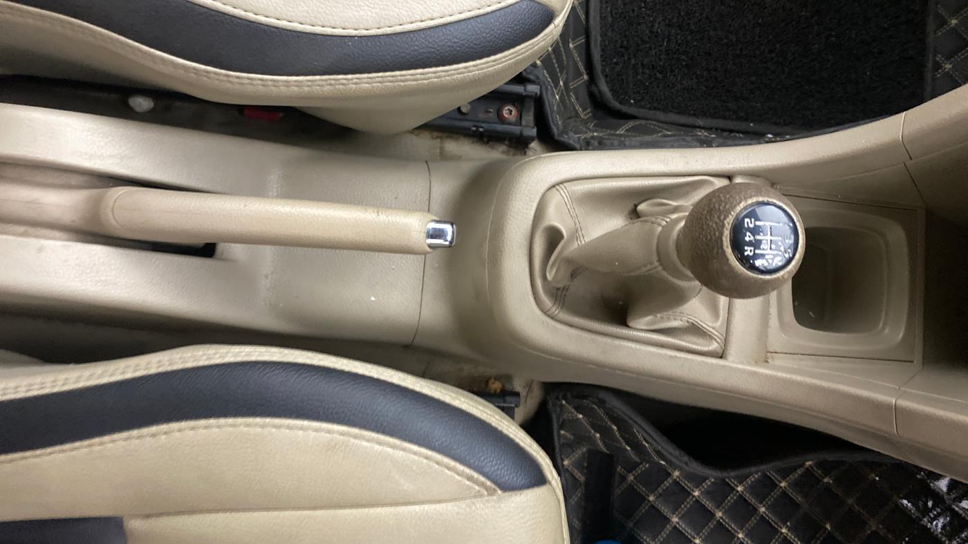 2014 Maruti Swift Dzire VXI, Petrol, Manual, 91,713 km, Gear Lever