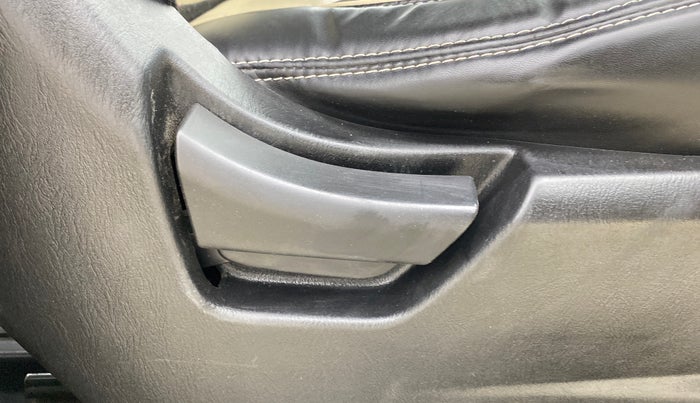 2021 Mahindra Scorpio S5, Diesel, Manual, 71,605 km, Driver Side Adjustment Panel