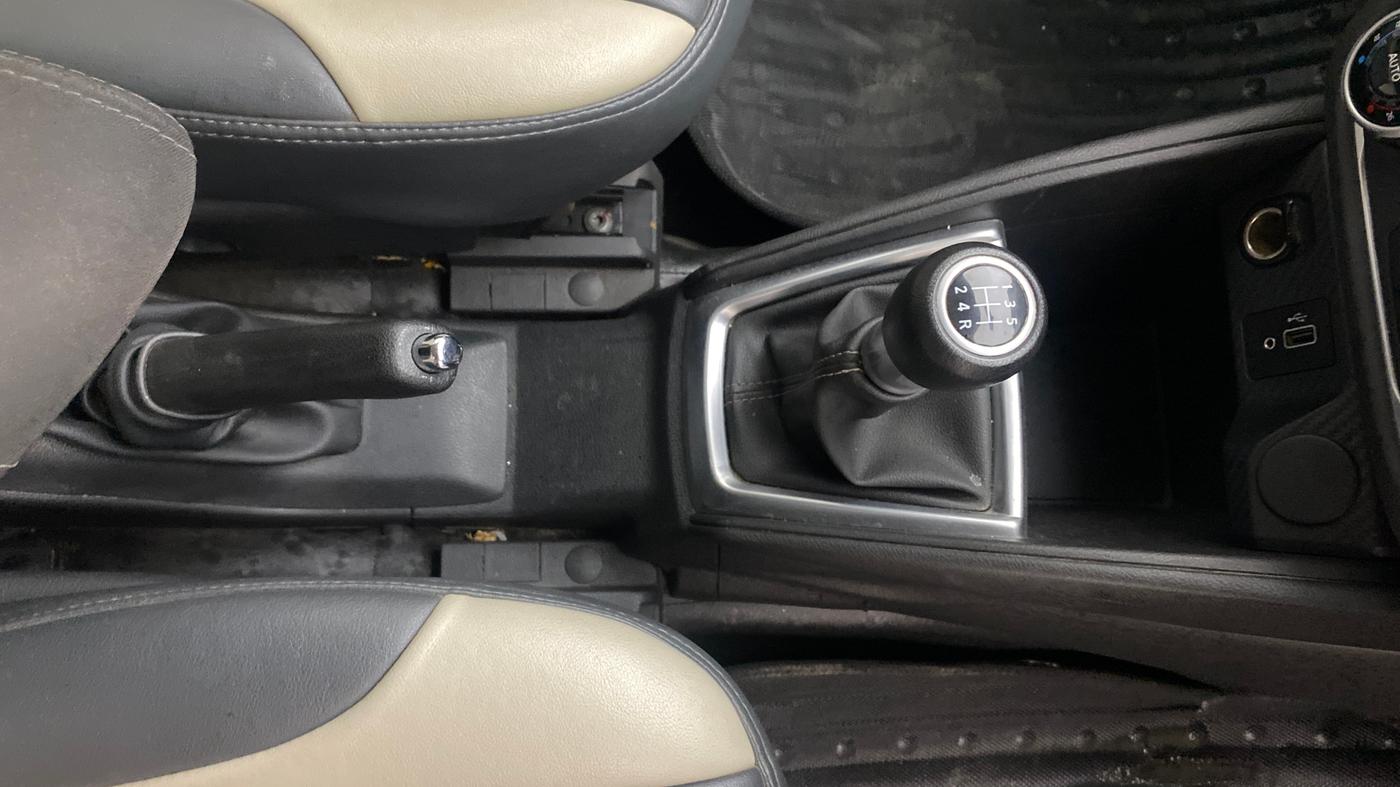 2021 Nissan Kicks XV 1.5, Petrol, Manual, 34,315 km, Gear Lever