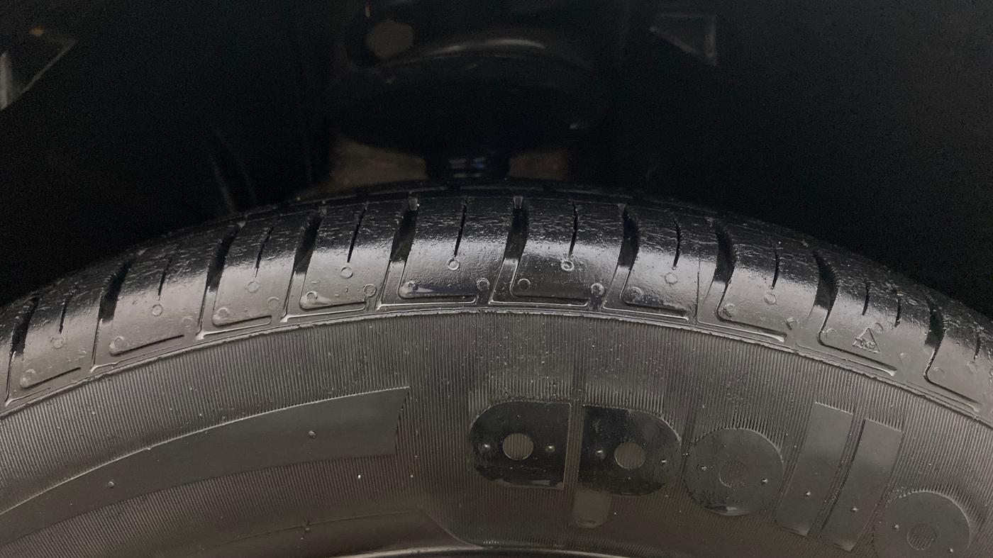 2021 Nissan Kicks XV 1.5, Petrol, Manual, 34,315 km, Right Front Tyre Tread