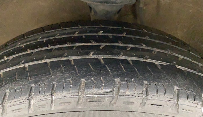2011 Maruti Alto K10 VXI, Petrol, Manual, 53,654 km, Left Front Tyre Tread