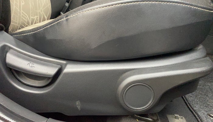 2017 Hyundai Grand i10 ASTA 1.2 KAPPA VTVT, Petrol, Manual, 30,657 km, Driver Side Adjustment Panel