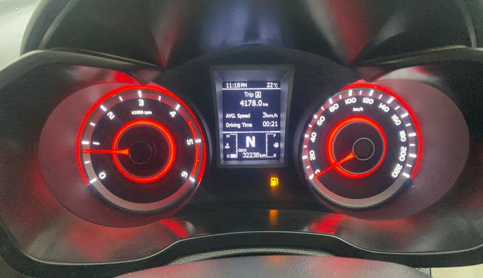 2022 Mahindra XUV300 W8 (O) 1.5 DIESEL AMT, Diesel, Automatic, 32,332 km, Odometer Image