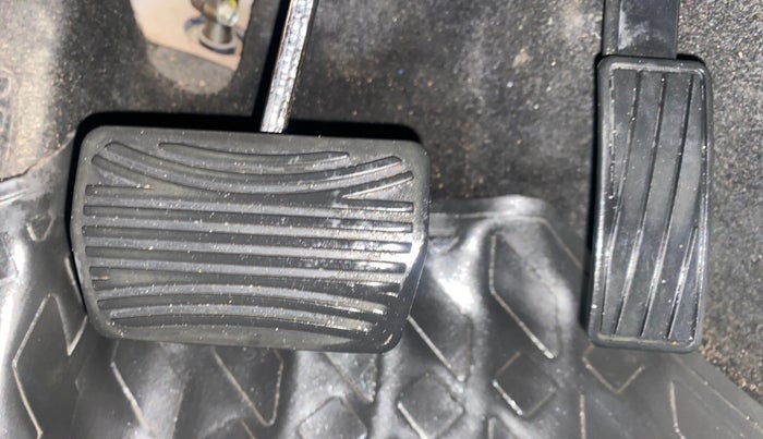 2022 Mahindra XUV300 W8 (O) 1.5 DIESEL AMT, Diesel, Automatic, 32,332 km, Pedals