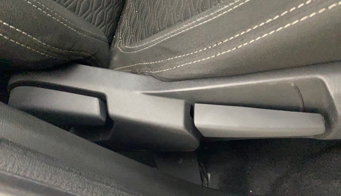 2021 Renault Kiger RXZ MT, Petrol, Manual, 18,089 km, Driver Side Adjustment Panel