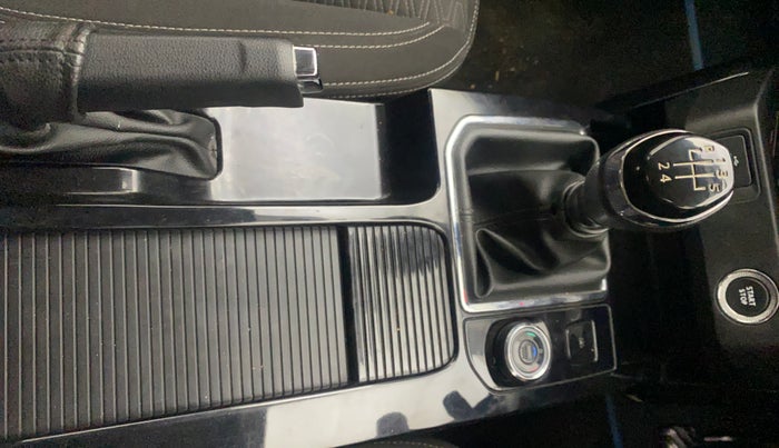 2021 Renault Kiger RXZ MT, Petrol, Manual, 18,089 km, Gear Lever