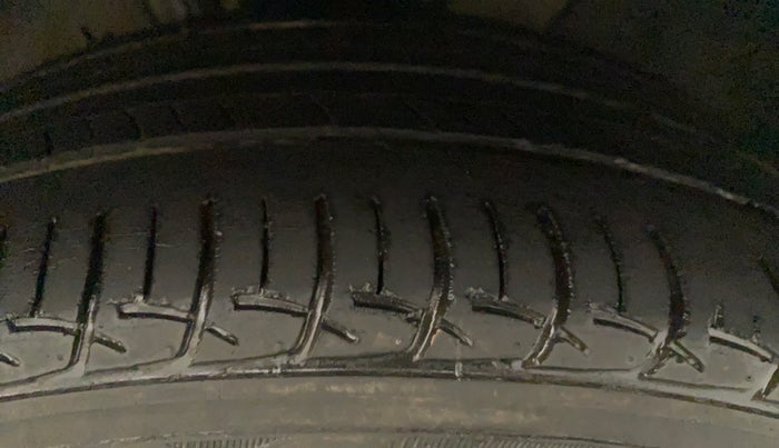 2019 Hyundai Elite i20 SPORTZ PLUS  1.2 CVT, Petrol, Automatic, 53,660 km, Right Front Tyre Tread
