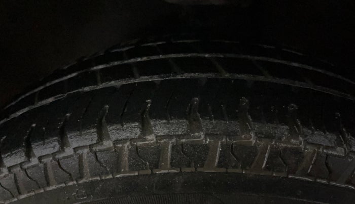 2019 Maruti Alto 800 LXI, Petrol, Manual, 28,130 km, Left Front Tyre Tread