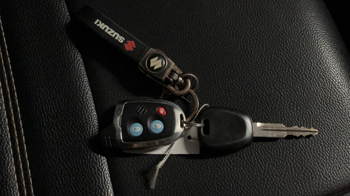 2019 Maruti Alto 800 LXI, Petrol, Manual, 28,130 km, Key Close Up