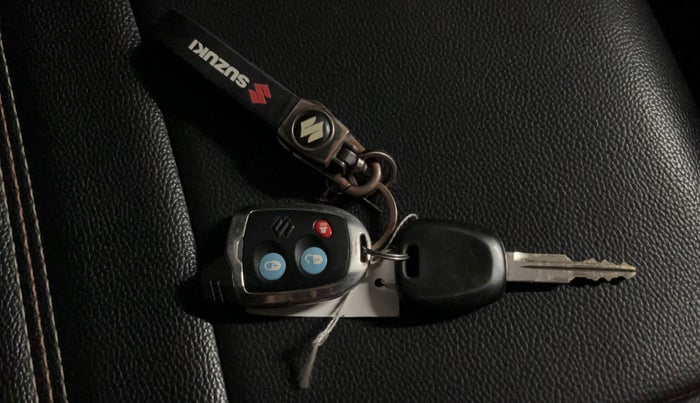 2019 Maruti Alto 800 LXI, Petrol, Manual, 28,130 km, Key Close Up